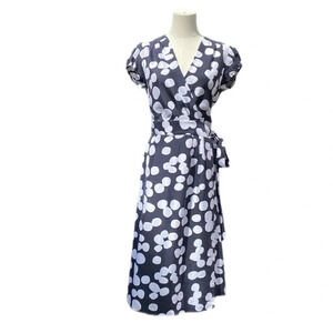 Banana Republic 100% Silk wrap dress navy with white polka dot size 2 Tall